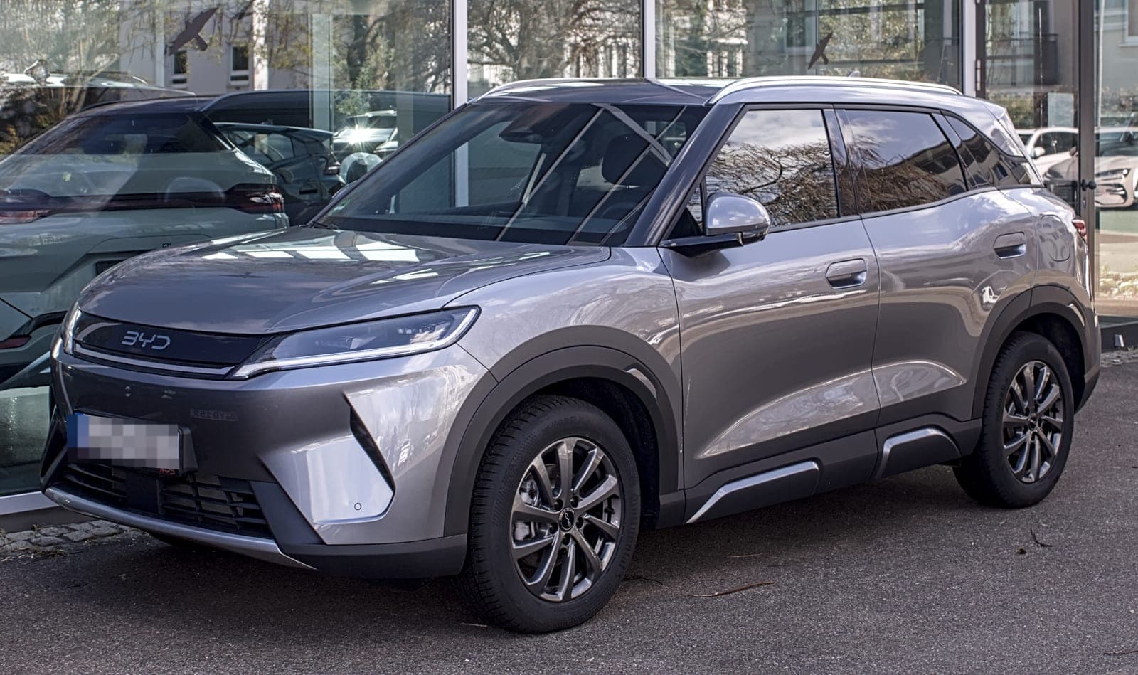 BYD Atto 2 DM-i, vista anteriore