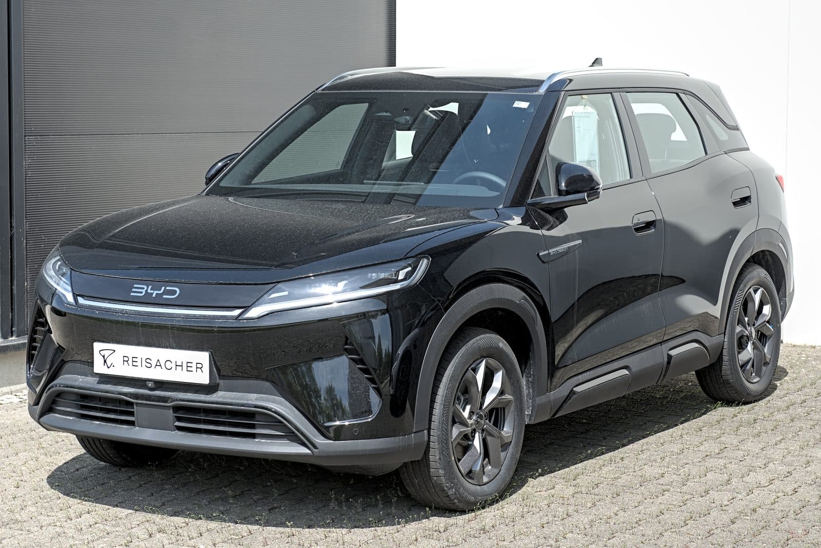 BYD Atto 2, vista di tre quarti anteriore