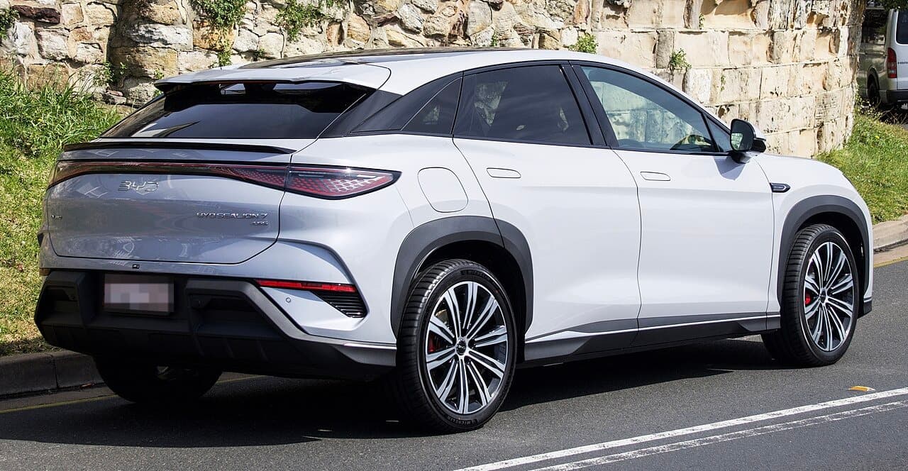 BYD Sealion 7 Performance, vista posteriore