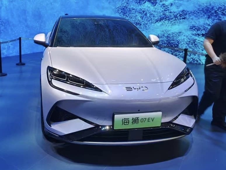BYD Sealion 7, SUV-coupé elettrico, vista anteriore