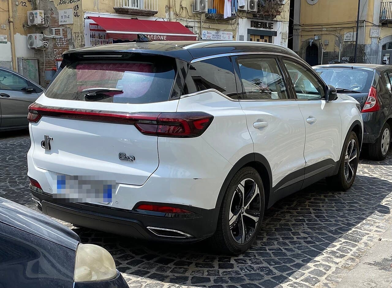 DR 6.0 bianca, vista di tre quarti posteriore