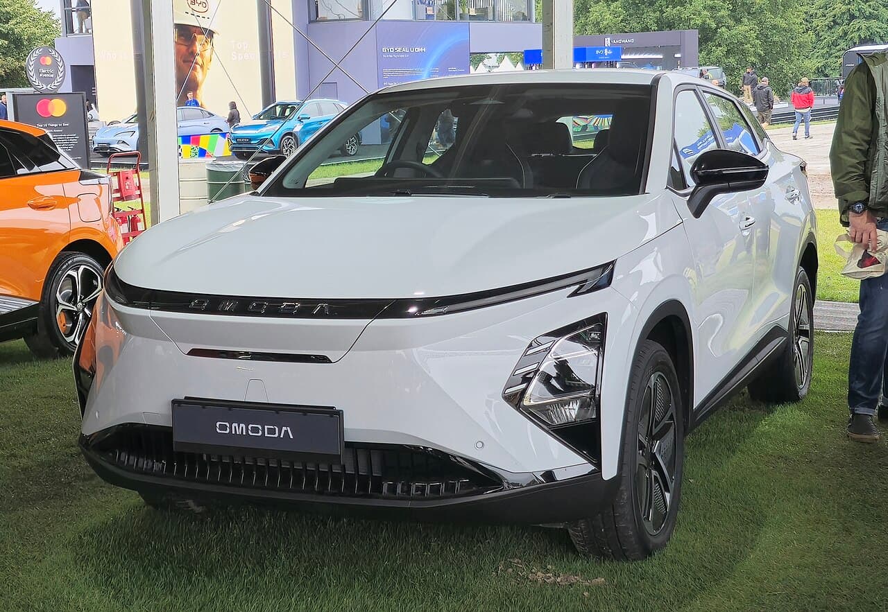 Omoda 5 EV, laterale