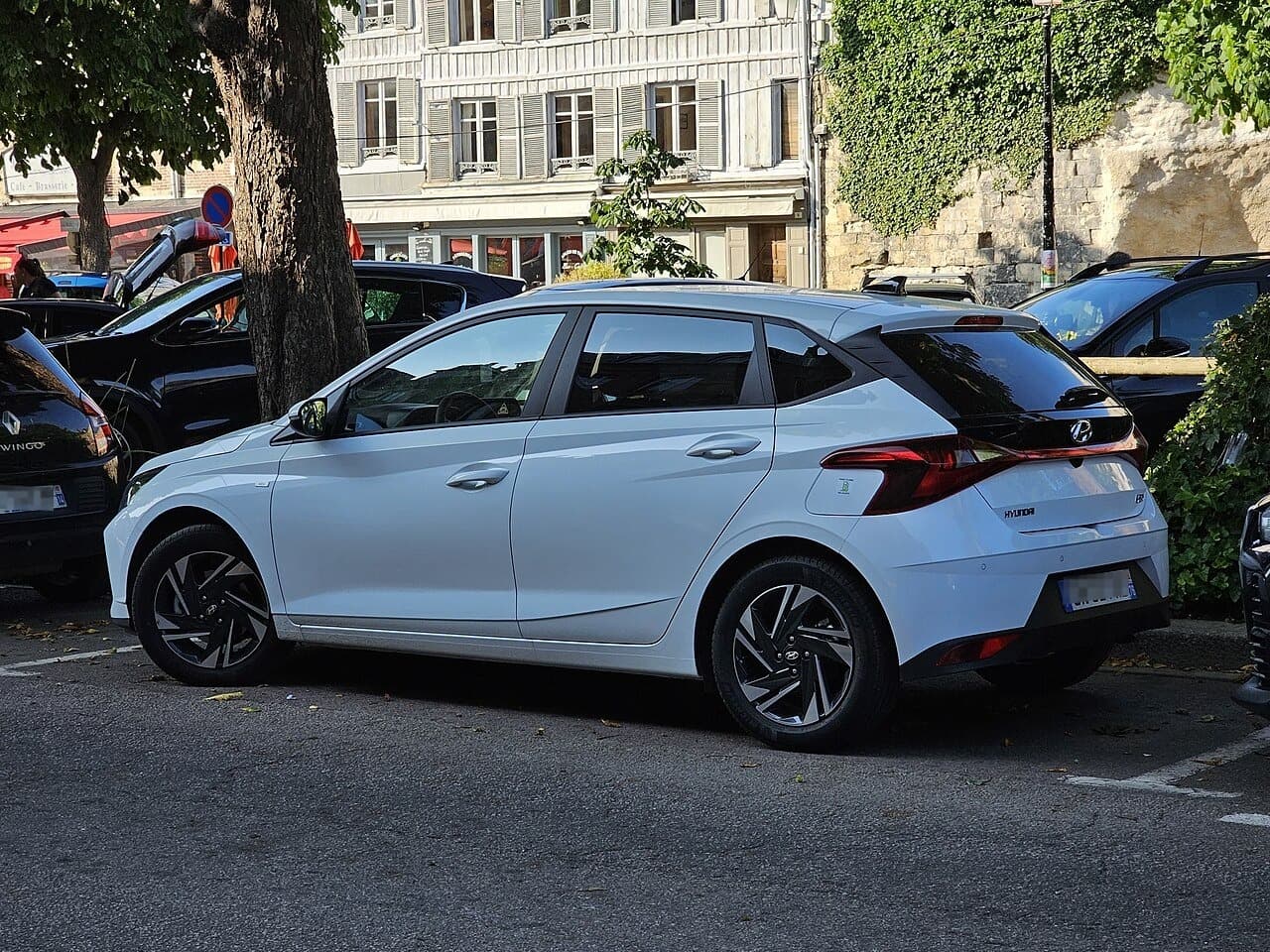 Hyundai i20, laterale