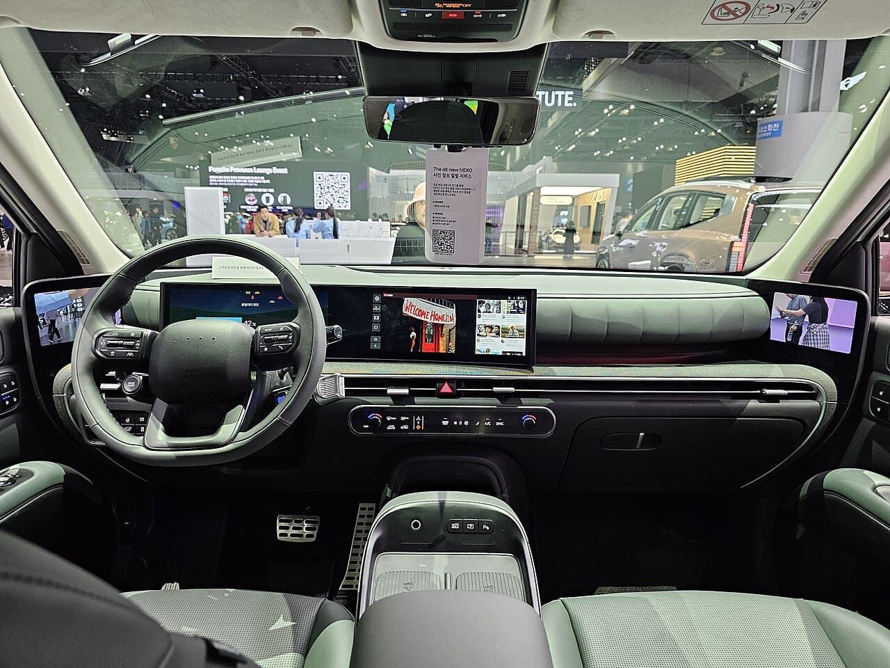 Hyundai Nexo di seconda generazione (NH2), plancia con schermi affiancati