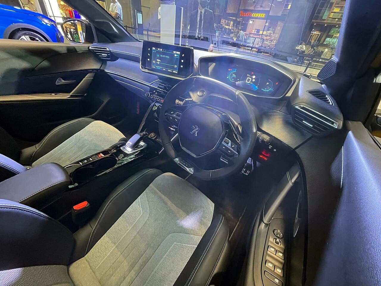 Peugeot 208, interni