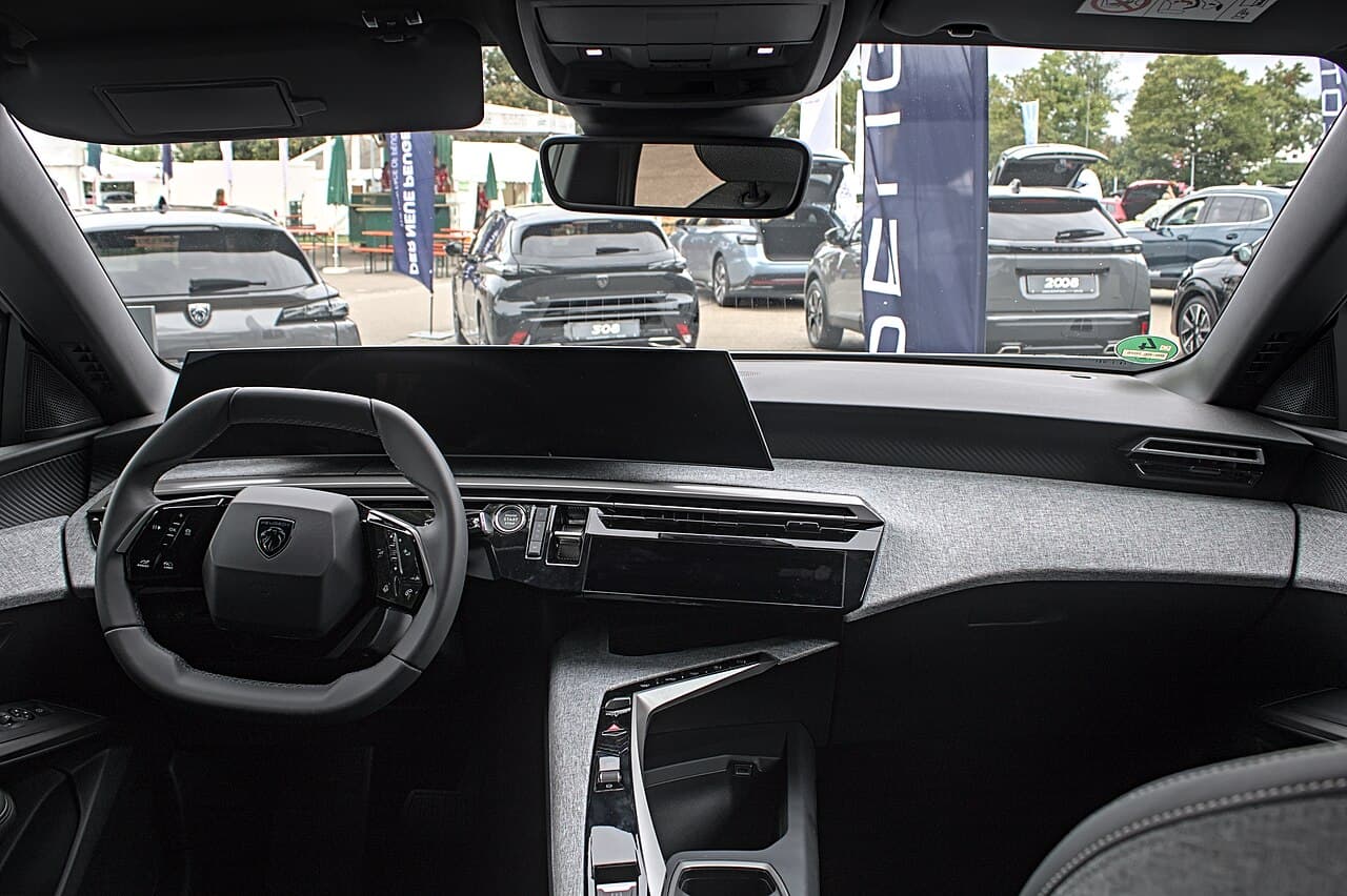 Peugeot 5008, interni