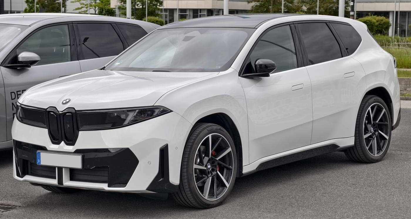 BMW iX3 Neue Klasse elettrica, SUV, vista anteriore