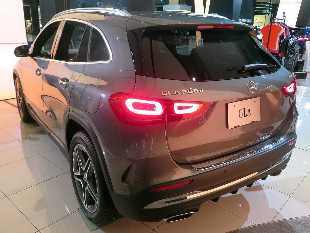 Mercedes GLA, posteriore
