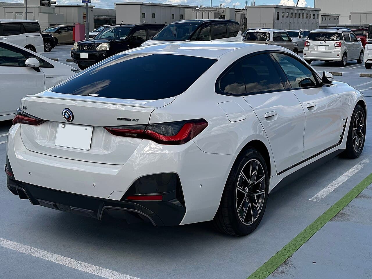 BMW i4, posteriore