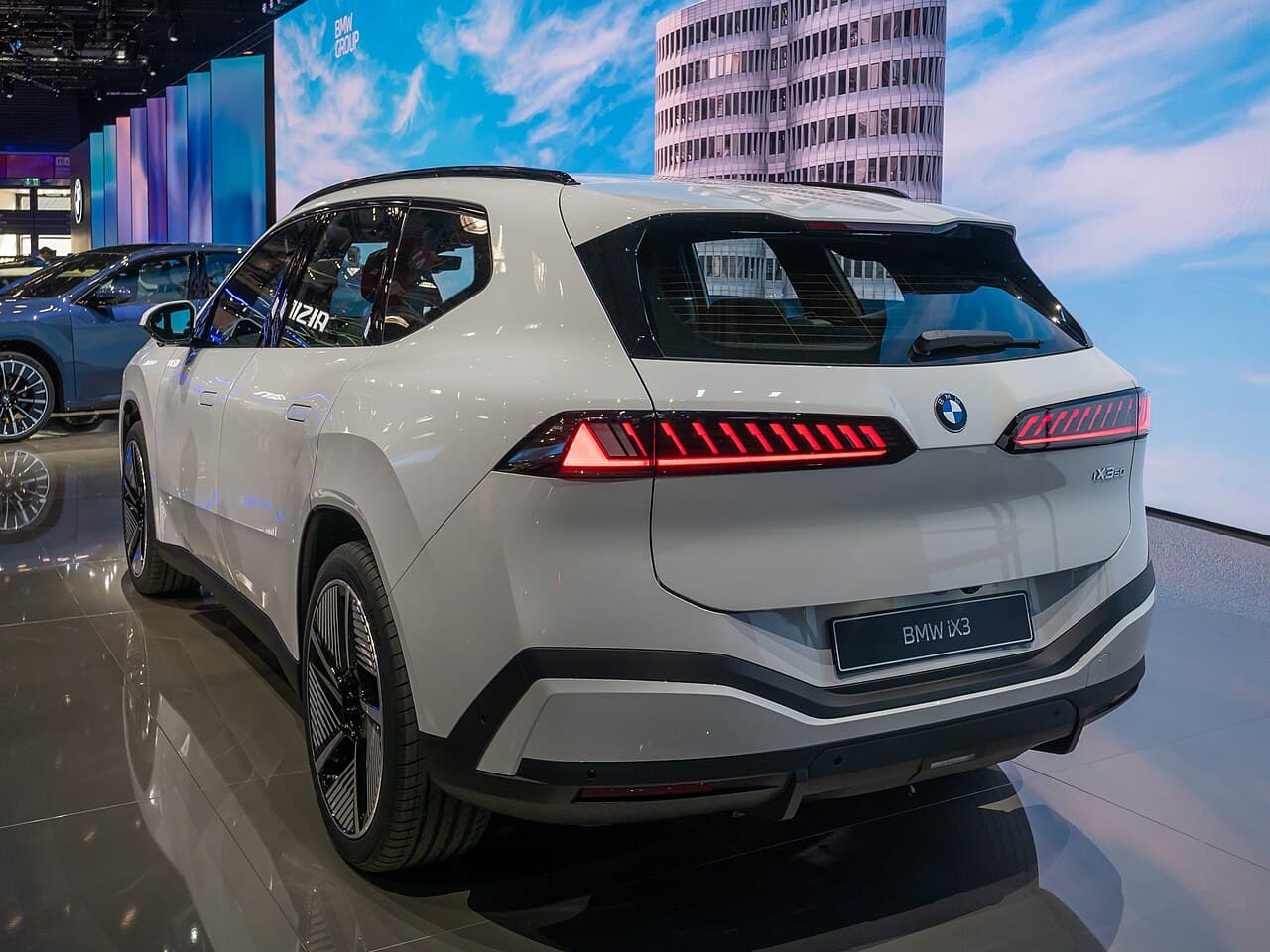 BMW iX3, posteriore