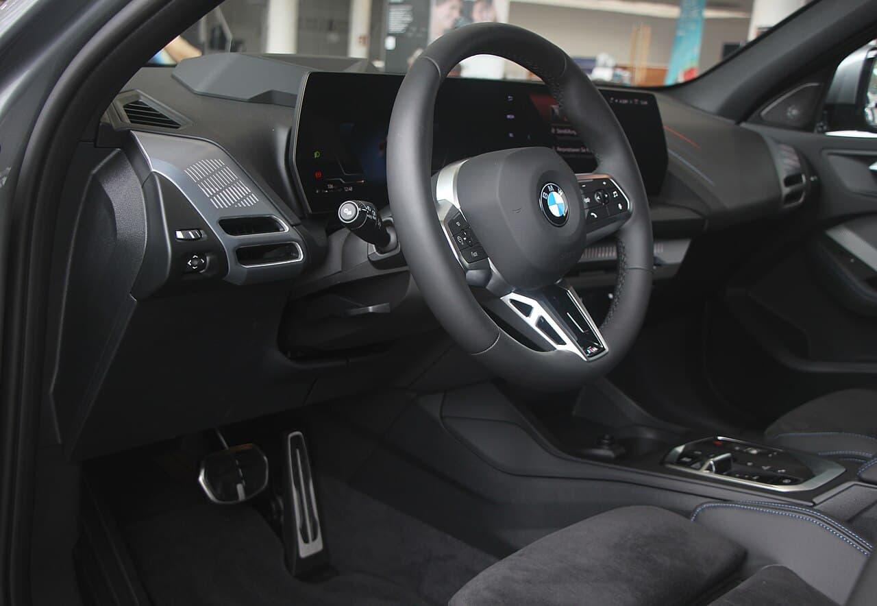 BMW Serie 1, interni