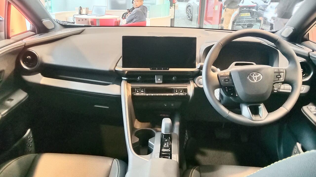 Toyota C-HR, interni