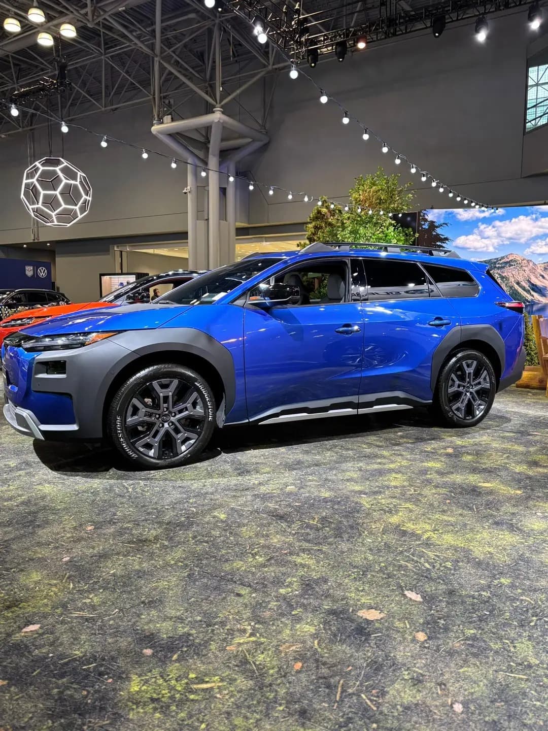 Subaru E-Outback, laterale
