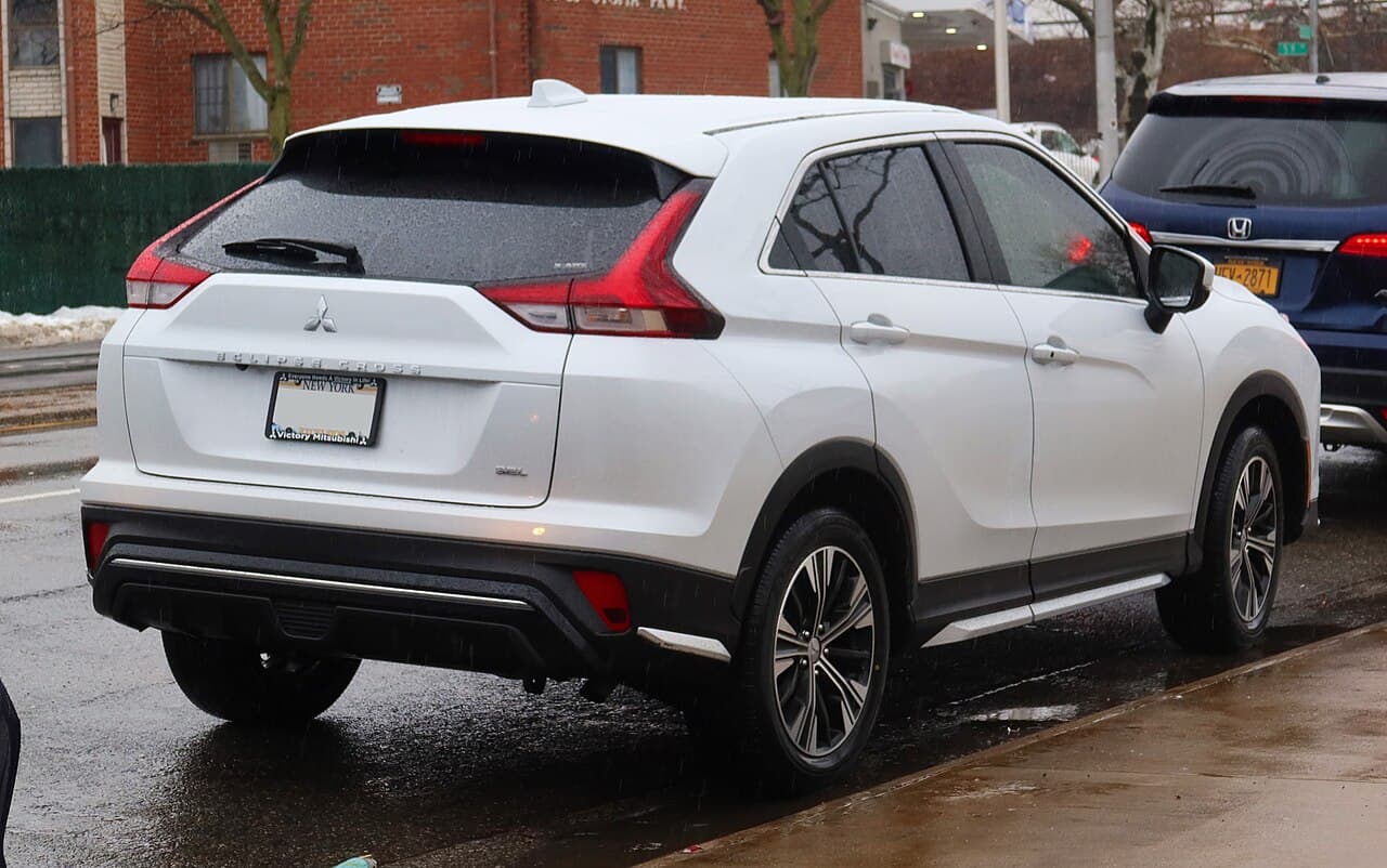 Mitsubishi Eclipse Cross, posteriore