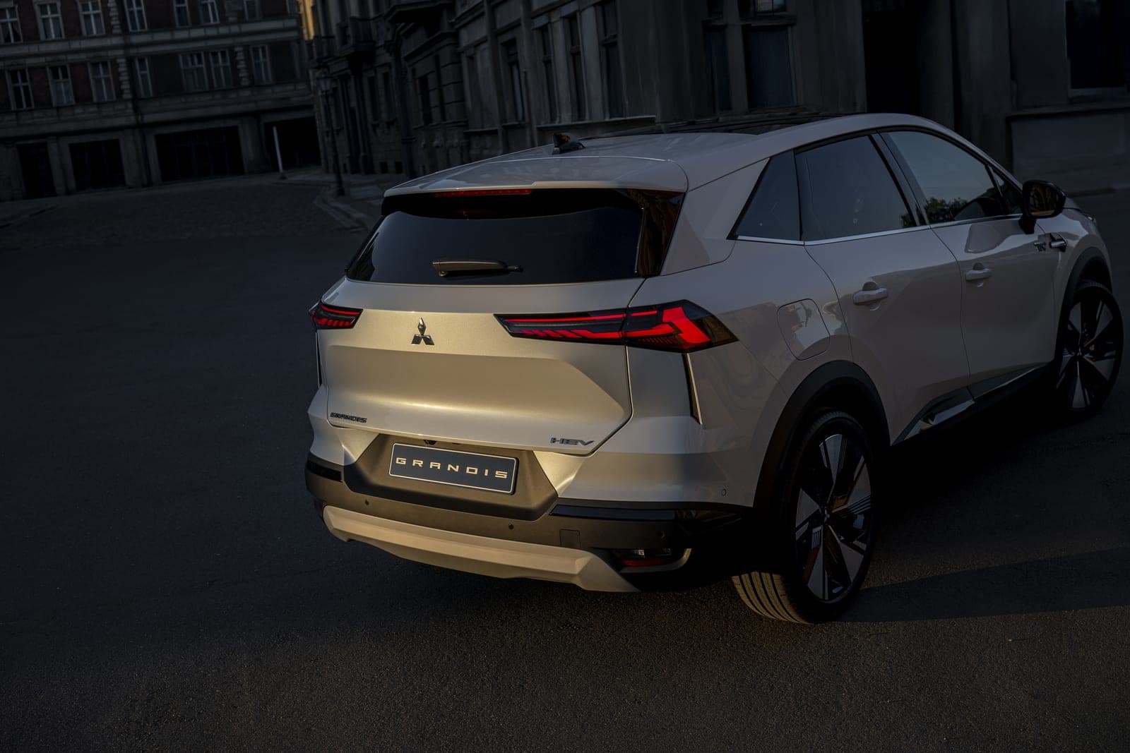 Mitsubishi Grandis, vista posteriore