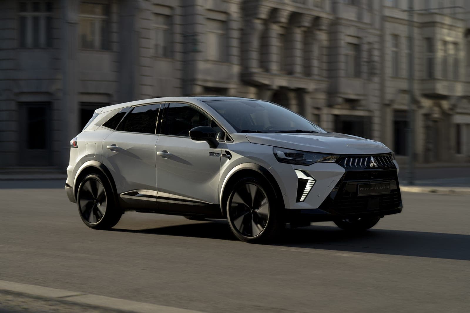 Mitsubishi Grandis, vista anteriore