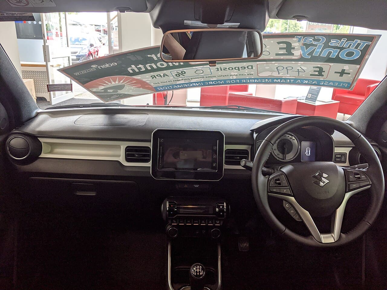 Suzuki Ignis, interni
