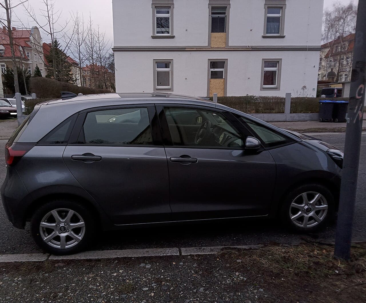 Honda Jazz, laterale