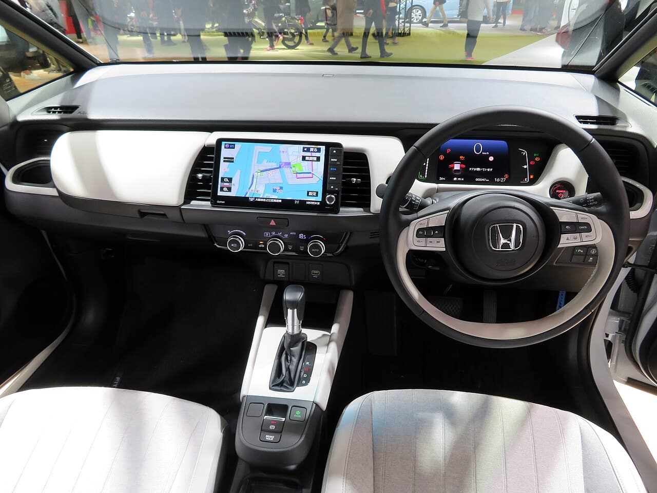 Honda Jazz e:HEV di quarta generazione, abitacolo (esemplare giapponese, marchiato Fit, con guida a destra)