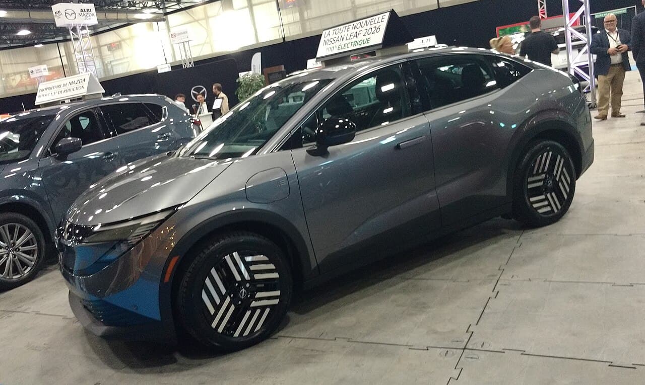 Nissan Leaf (terza generazione), laterale