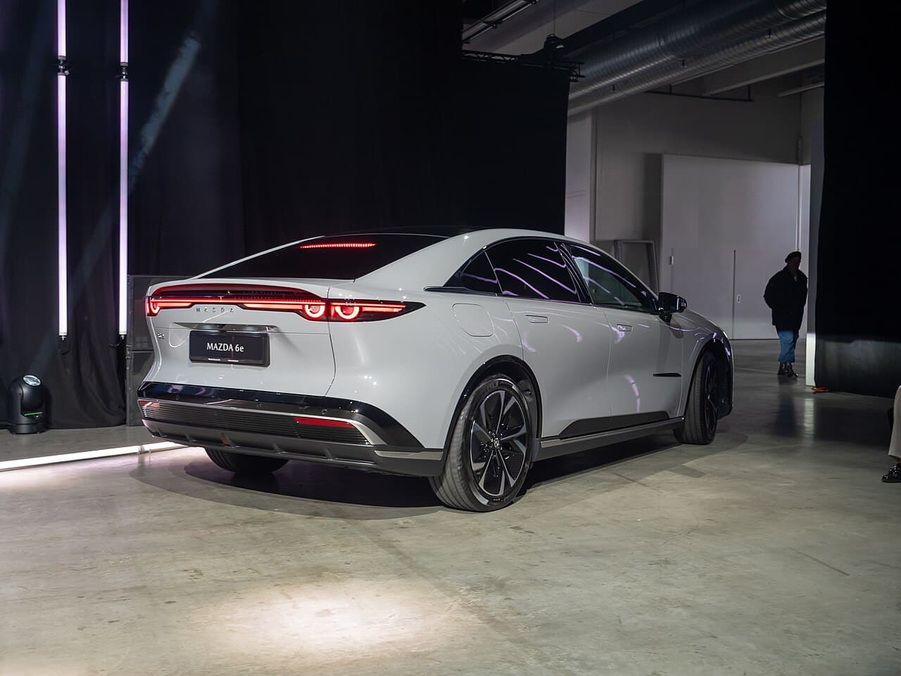 Mazda 6e, posteriore