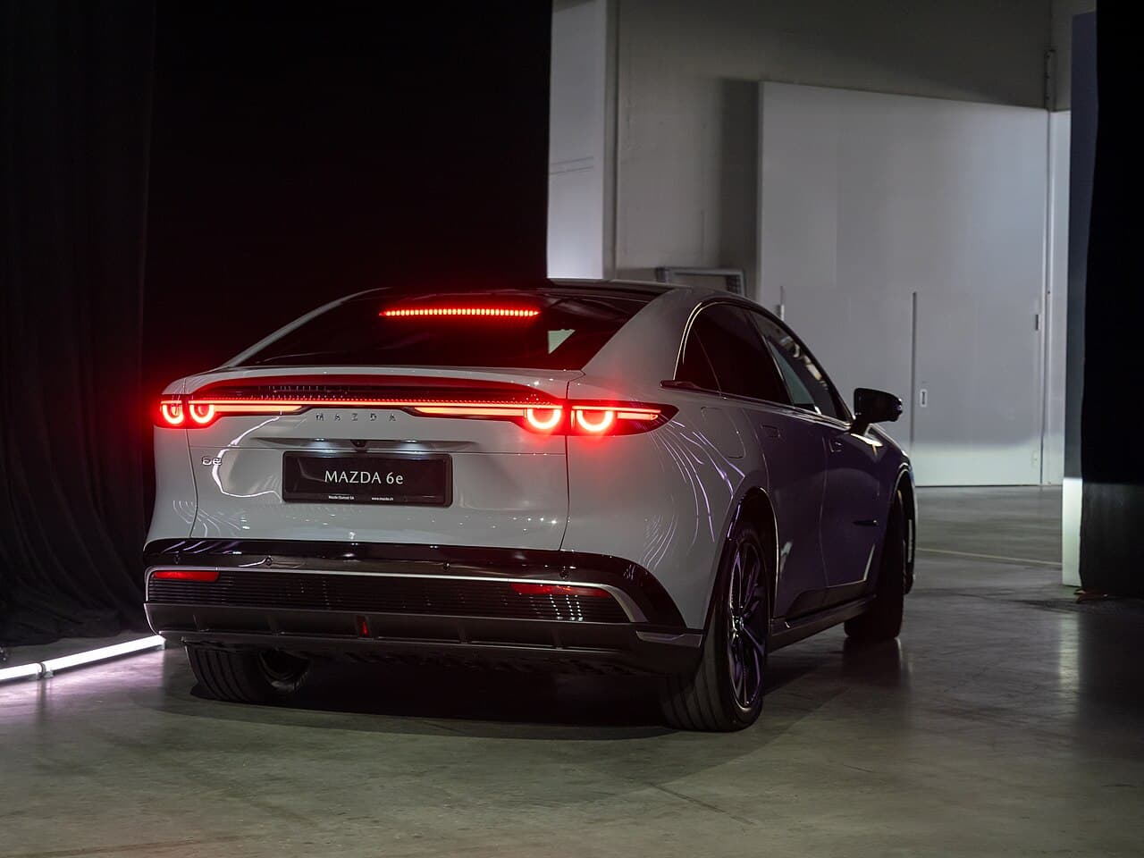 Mazda 6e, posteriore tre quarti