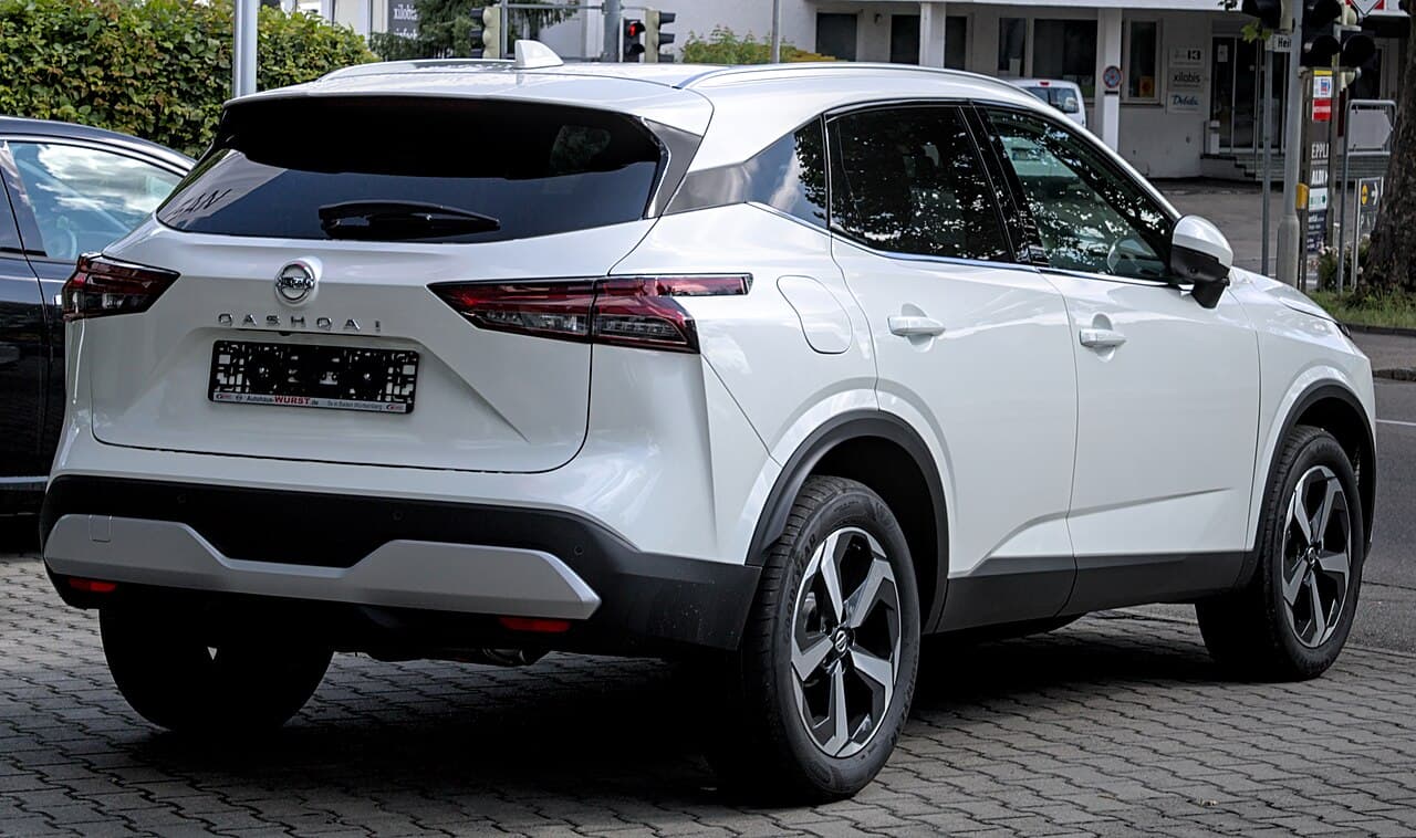 Nissan Qashqai, laterale