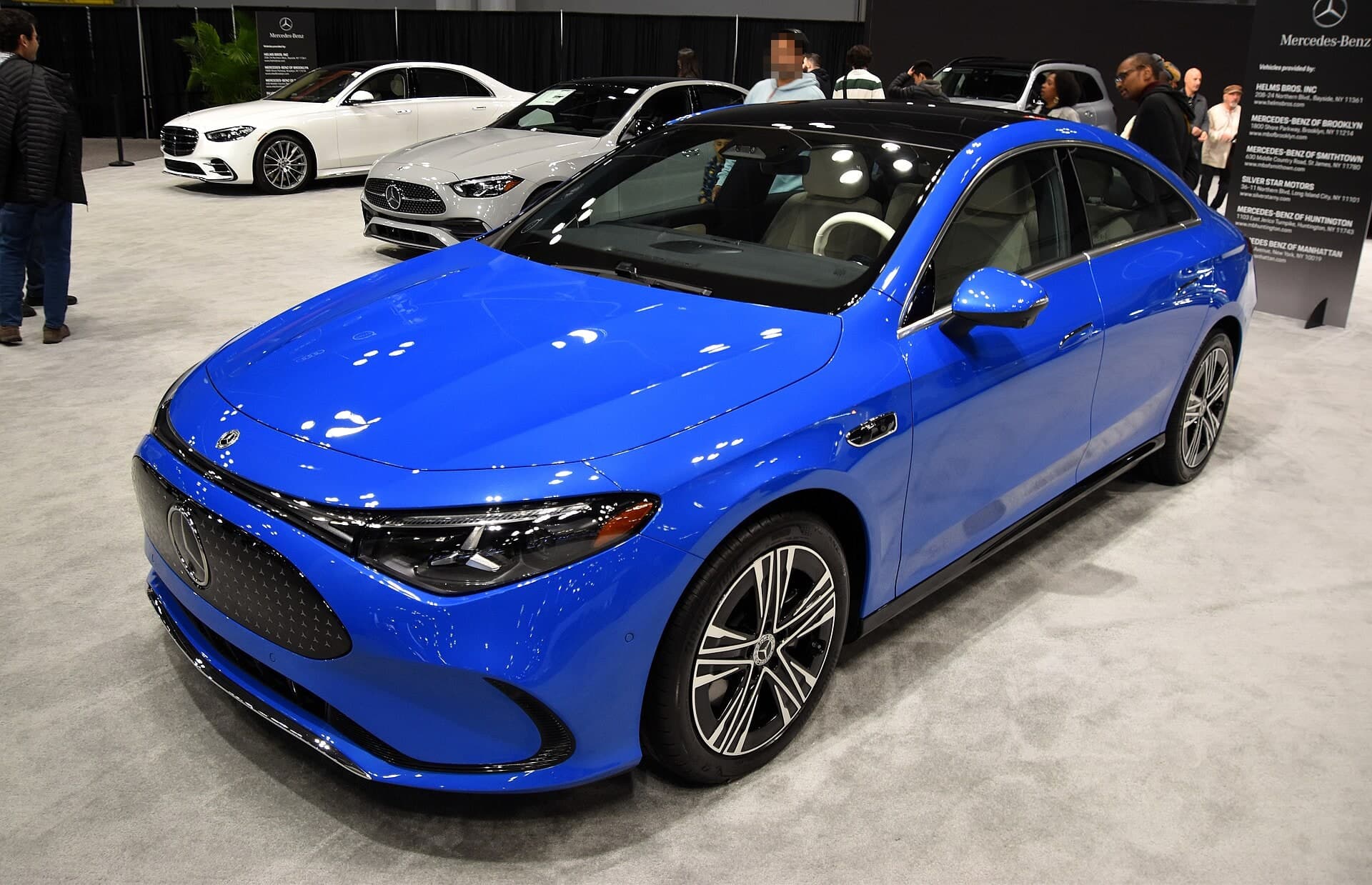 Nuova Mercedes CLA coupe di terza generazione (C174) vista di tre quarti anteriore