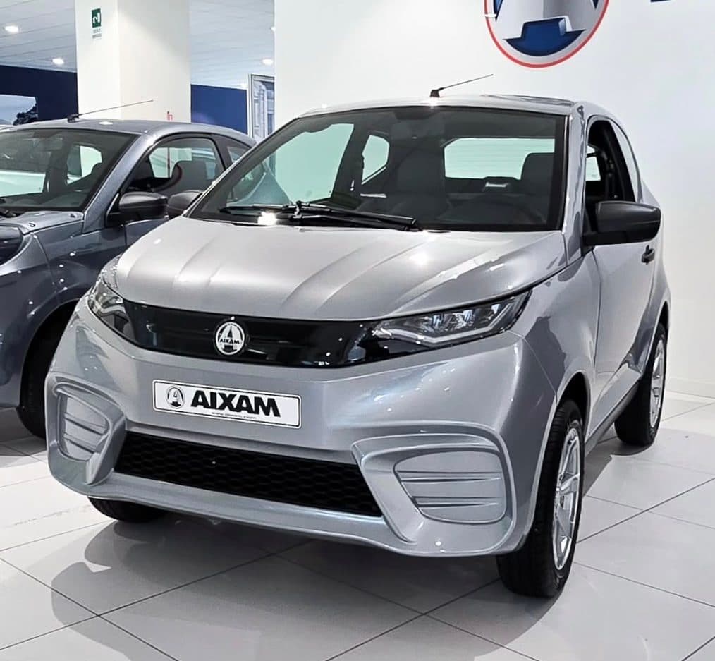Aixam e-City Pack, minicar elettrica compatta, vista esterna