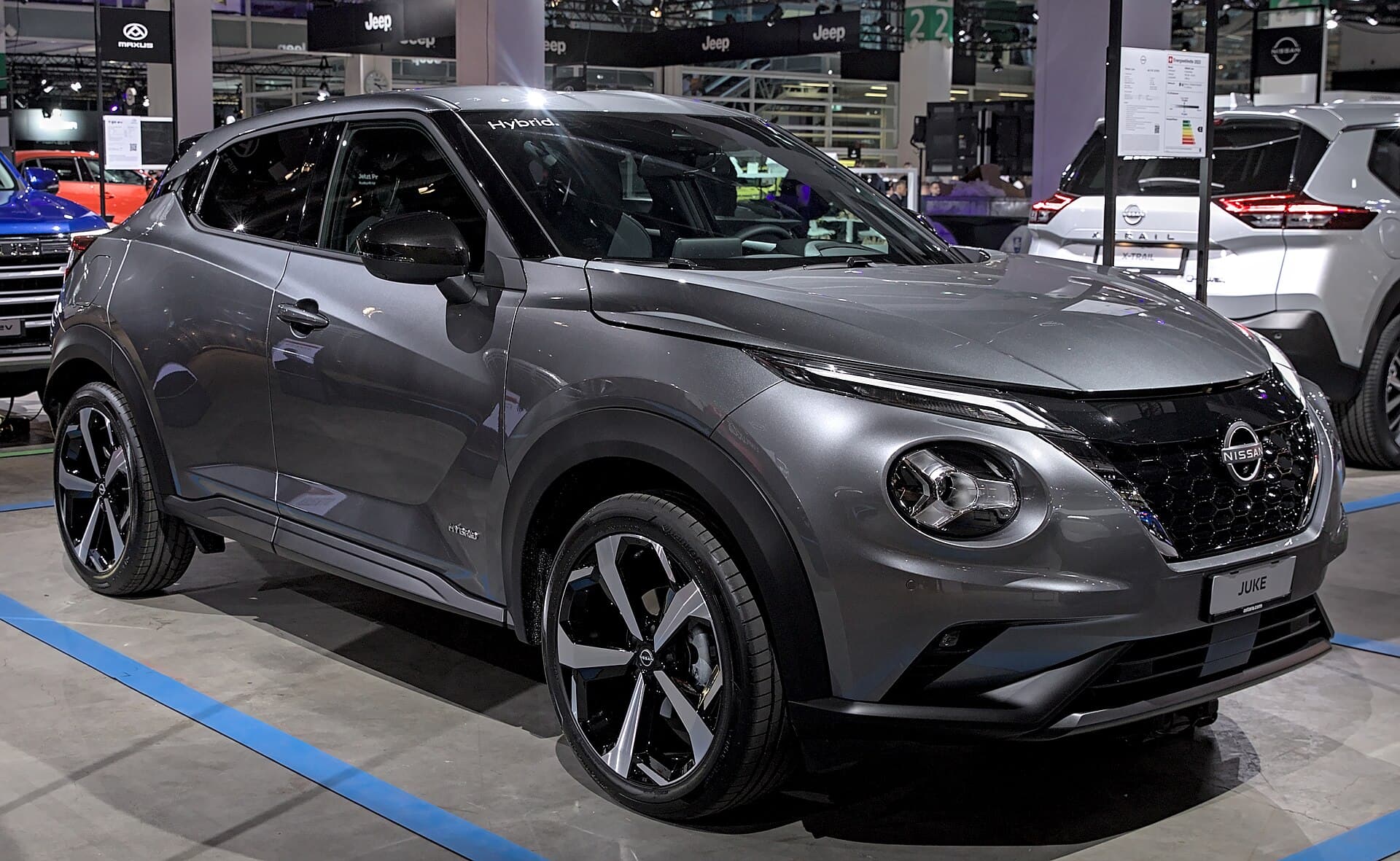 Nissan Juke Hybrid esposta al salone Auto Zurich 2023, vista anteriore tre quarti