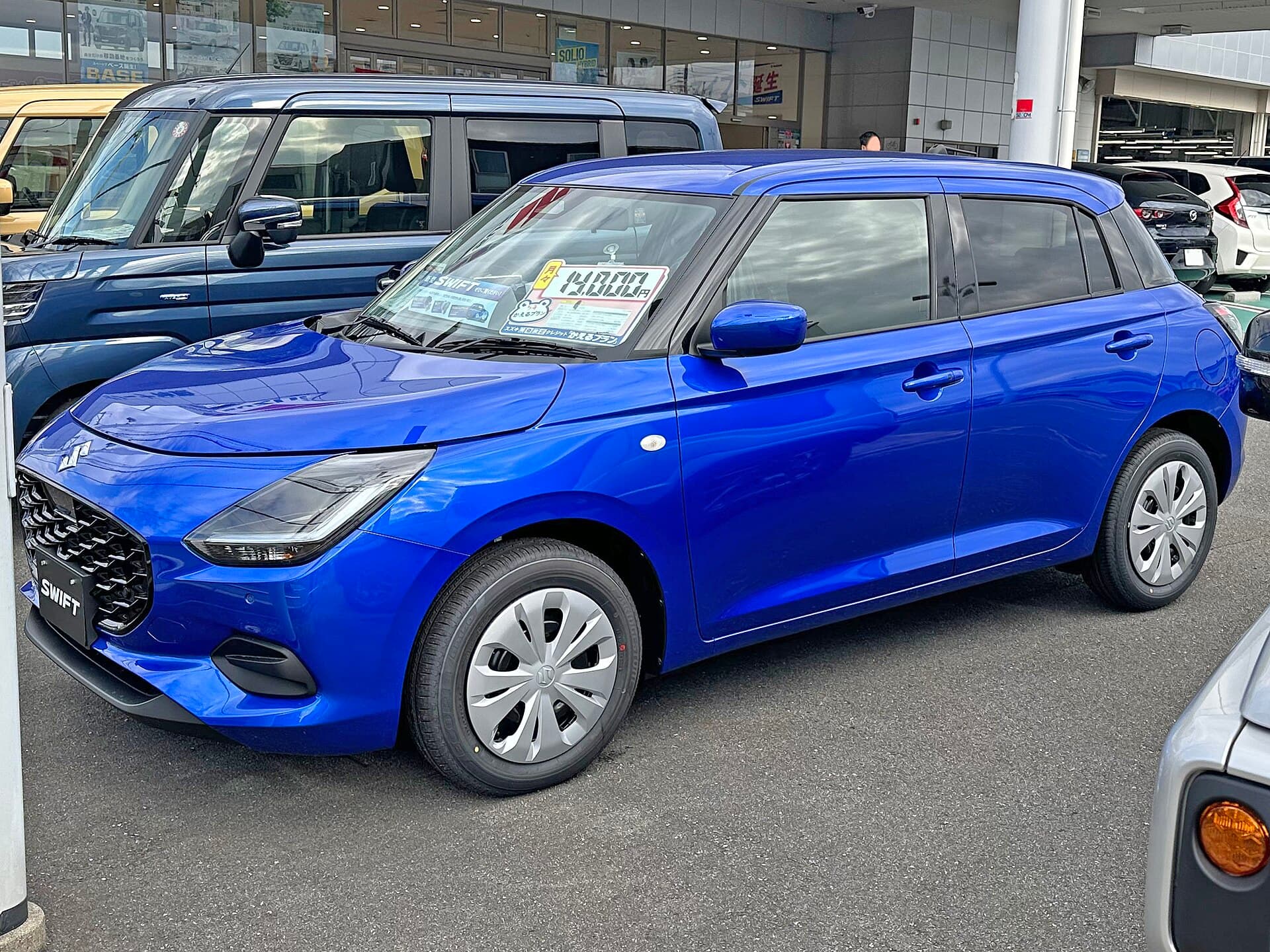 Suzuki Swift di quarta generazione vista frontale, allestimento XG 2WD