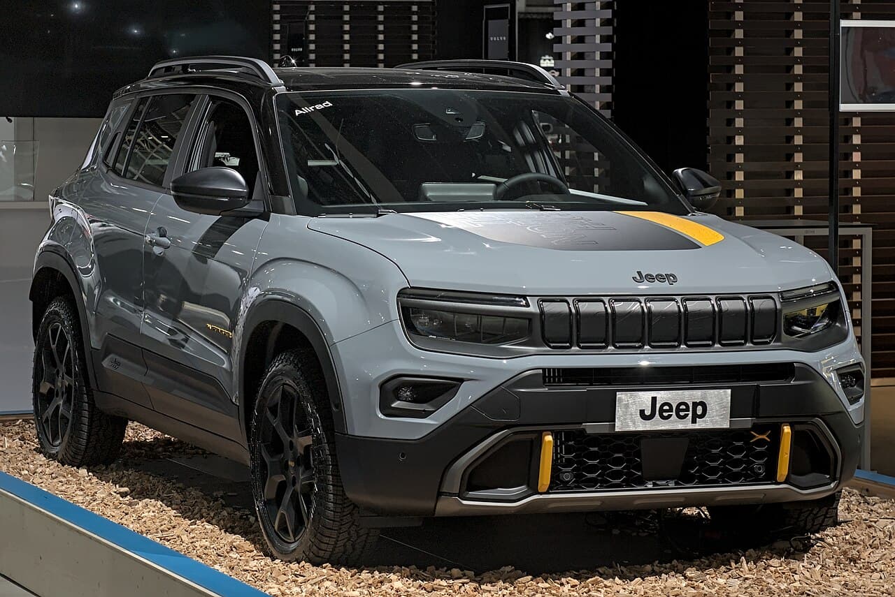 Jeep Avenger 4xe, laterale