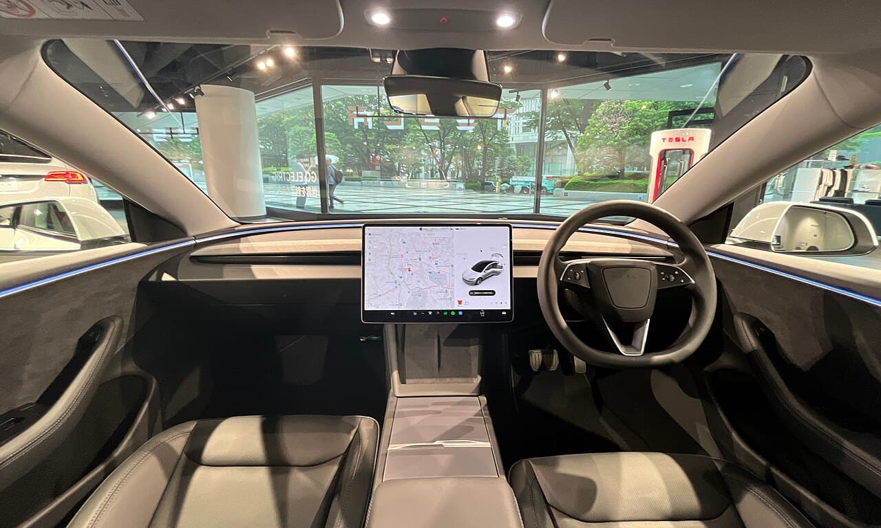 Tesla Model 3, interni