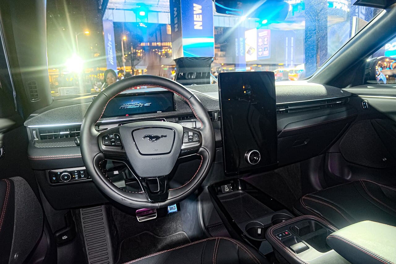 Ford Mustang Mach-E, interni
