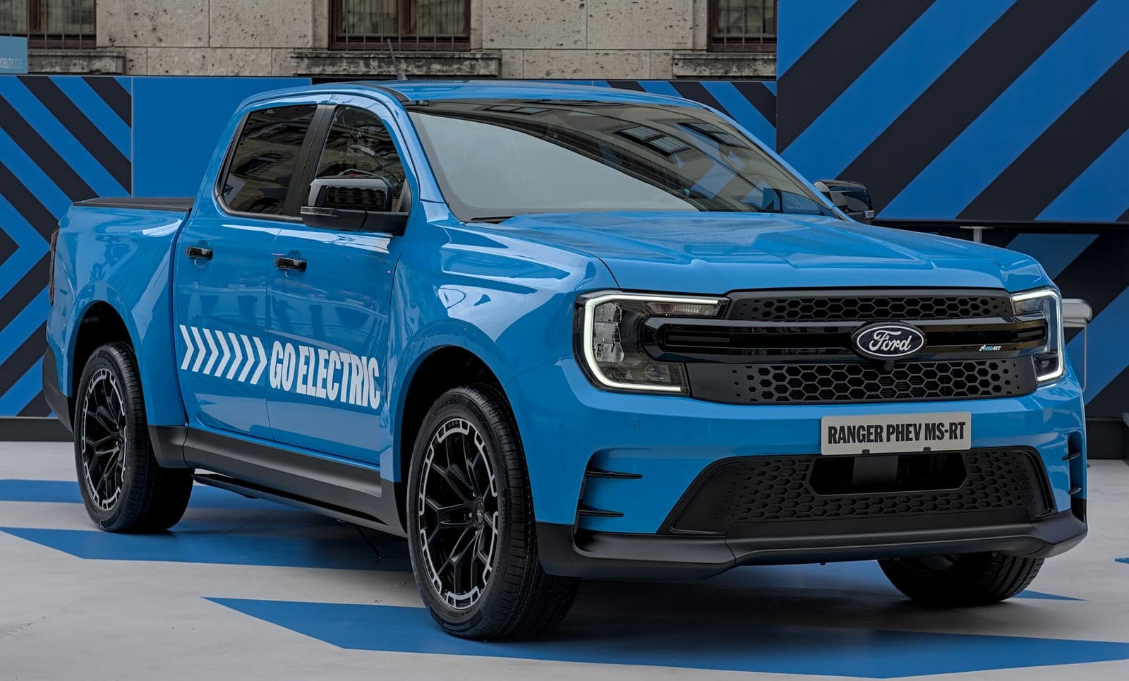 Ford Ranger Plug-in Hybrid MS-RT, vista di tre quarti anteriore