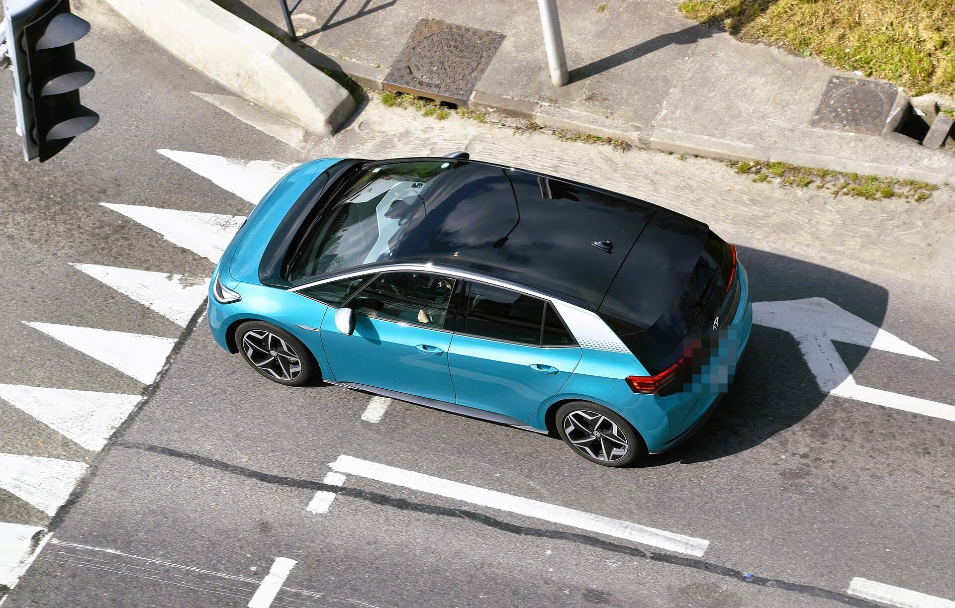Volkswagen ID.3 Pro del 2022, vista laterale, berlina compatta elettrica