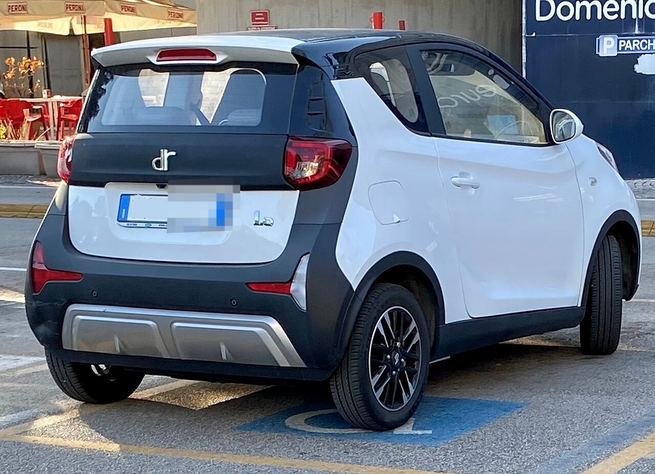 DR 1.0 EV, posteriore