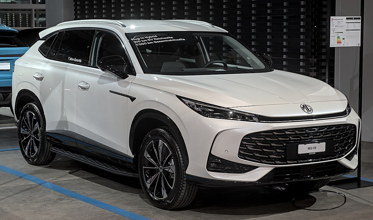MG HS PHEV, laterale anteriore