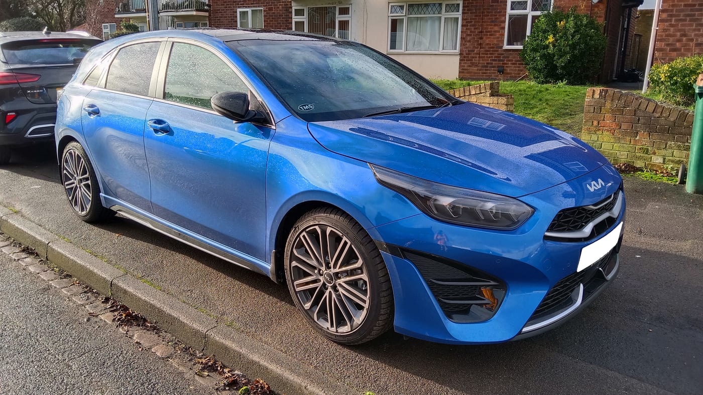 Kia Ceed (restyling) hatchback 5 porte, blu, vista di tre quarti anteriore