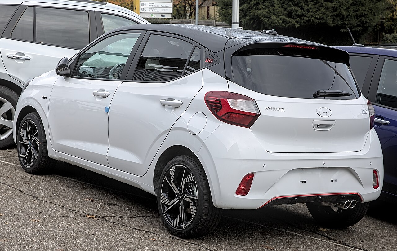 Hyundai i10, laterale anteriore