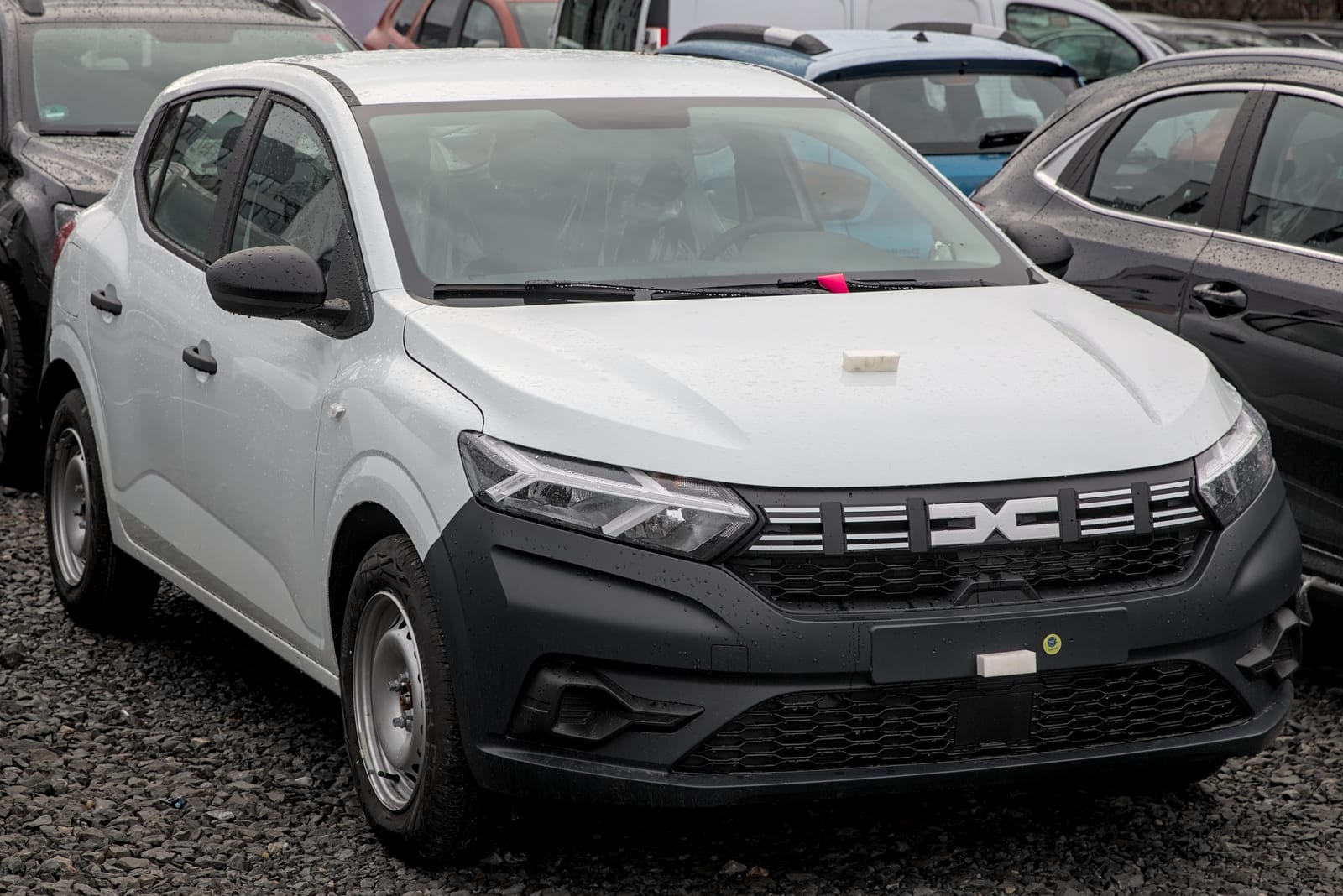 Dacia Sandero, vista di tre quarti anteriore