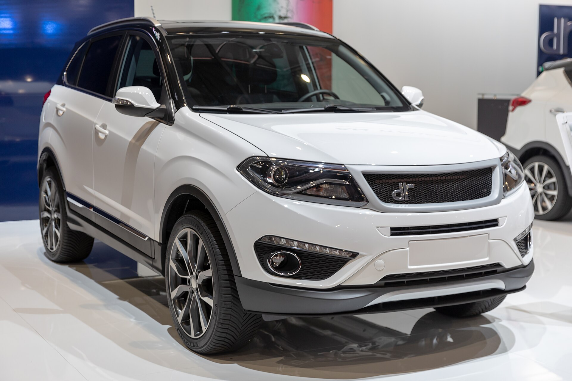 DR 6 esposta al Salone di Ginevra 2019, vista di tre quarti anteriore