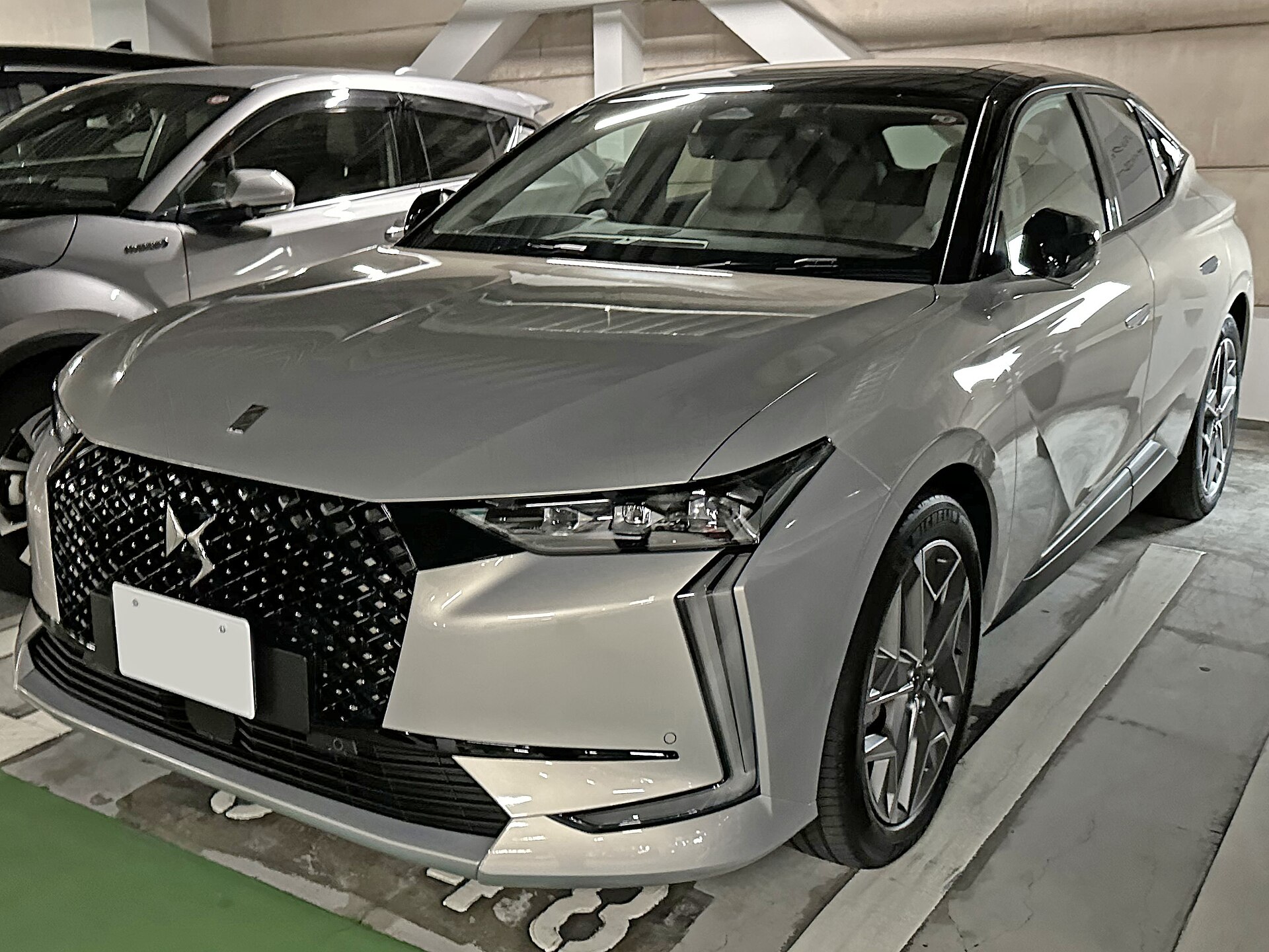 DS 4 Rivoli PureTech vista frontale, colore argento