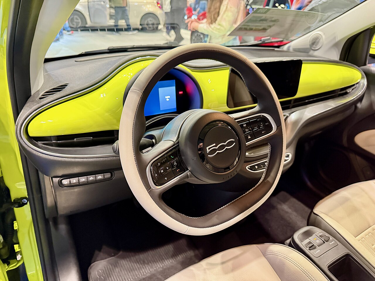 Fiat 500e, interni