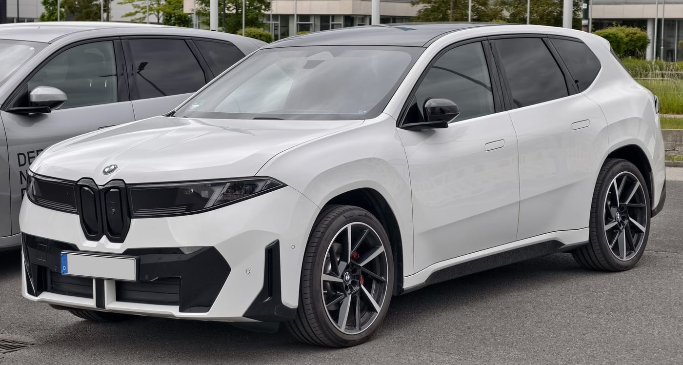 BMW iX3 Neue Klasse elettrica, SUV, vista anteriore
