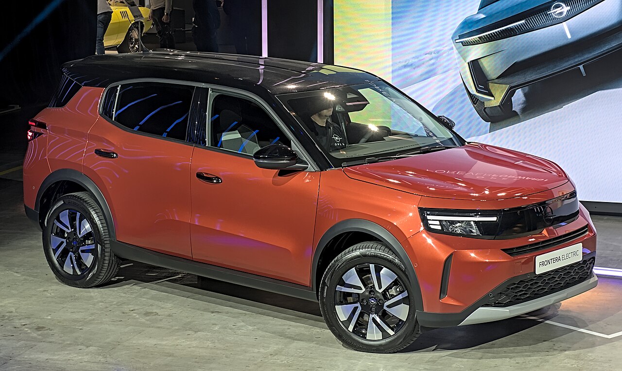 Opel Frontera, laterale