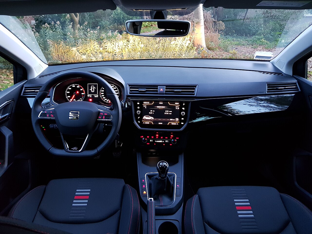 SEAT Ibiza, interni