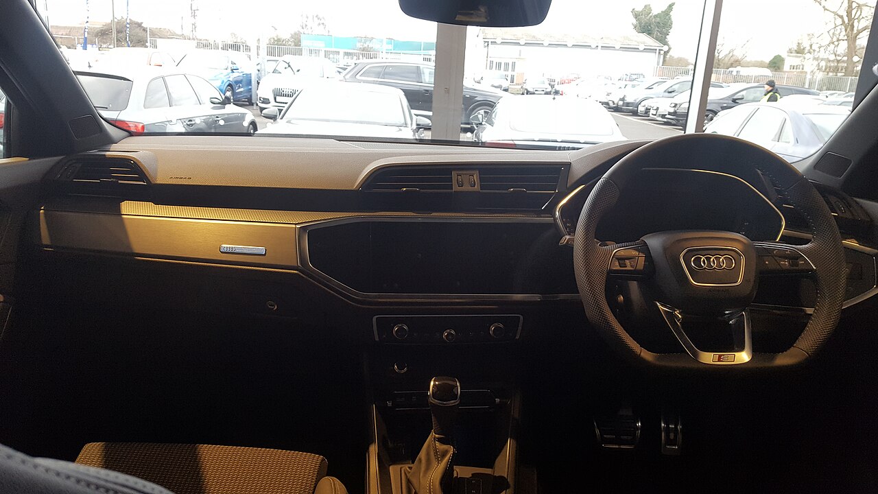 Audi Q3, interni