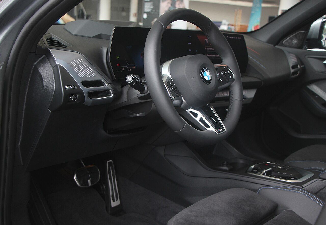 BMW Serie 1, interni