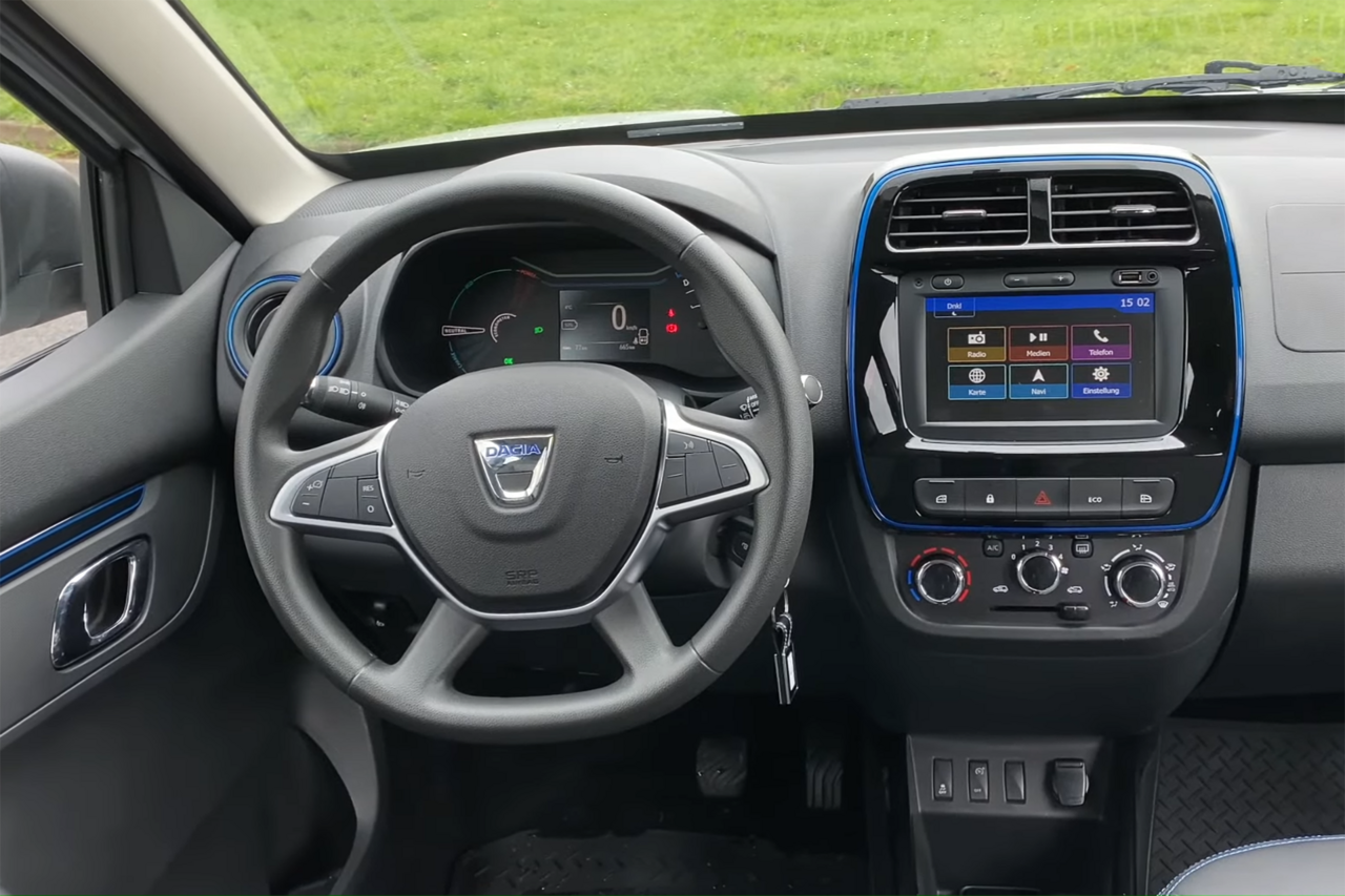 Dacia Spring, interni